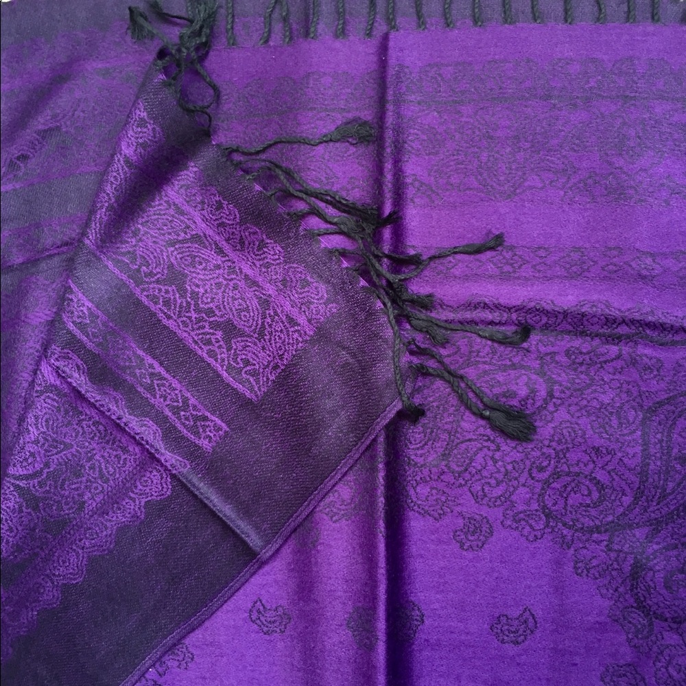 ⭐️NEW⭐️ Purple and Black Pashmina & Silk Scarf